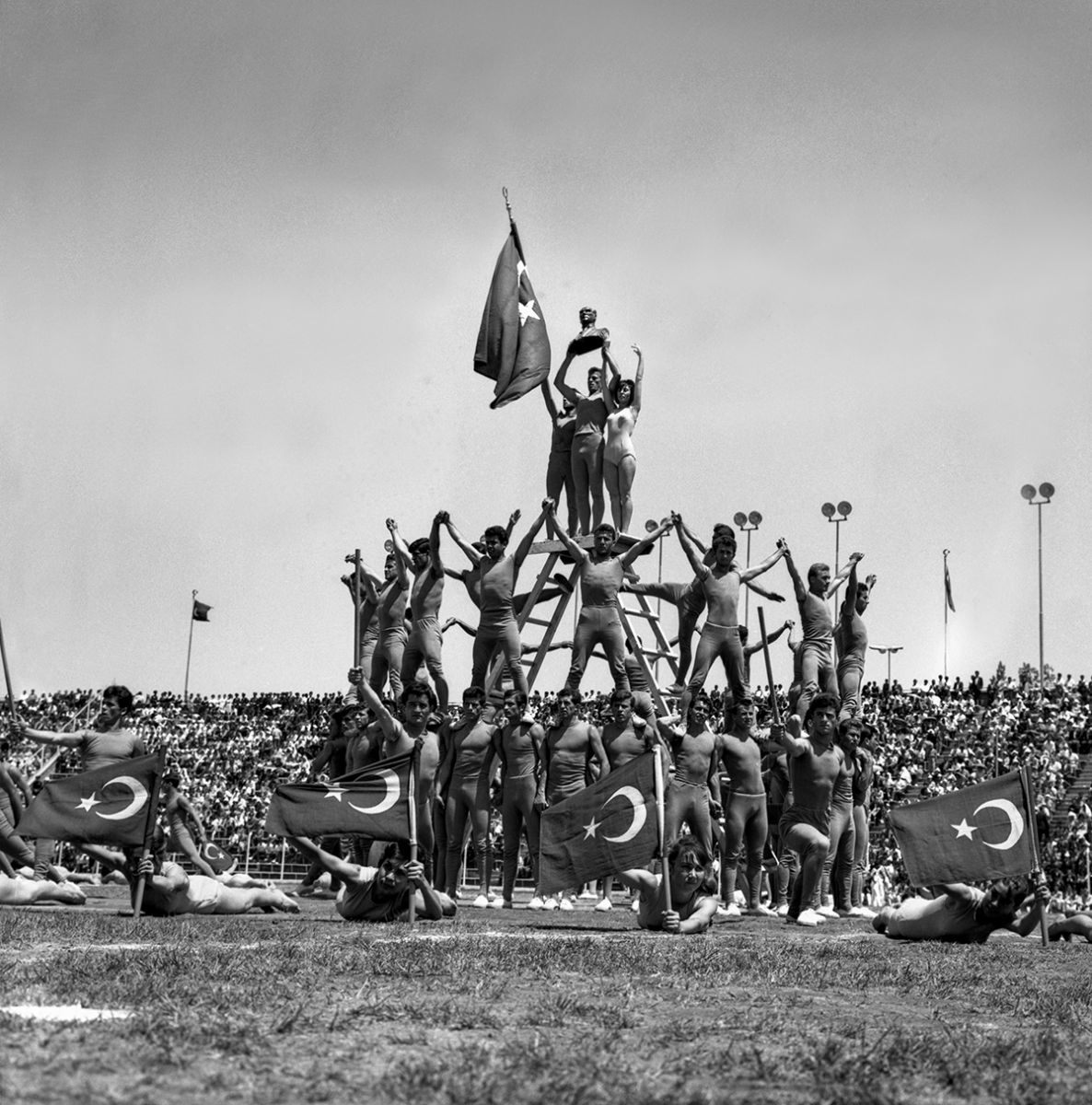 İptal edilen 19 Mayıs Atatürk’ü Anma, Gençlik ve Spor Bayramı gösterileri, 27 Mayıs darbesi sonrası 26 Haziran 1960’ta yapıldı, Ankara