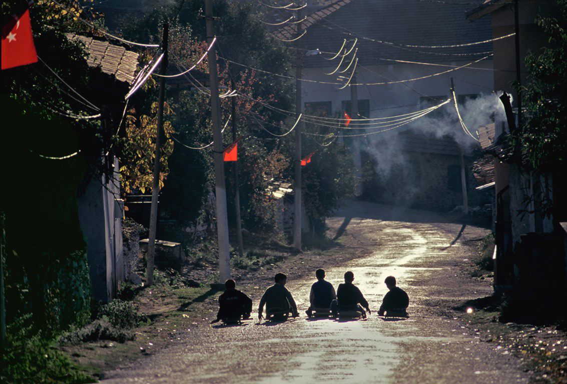 Oyun — Yusuf Tuvi (2002)