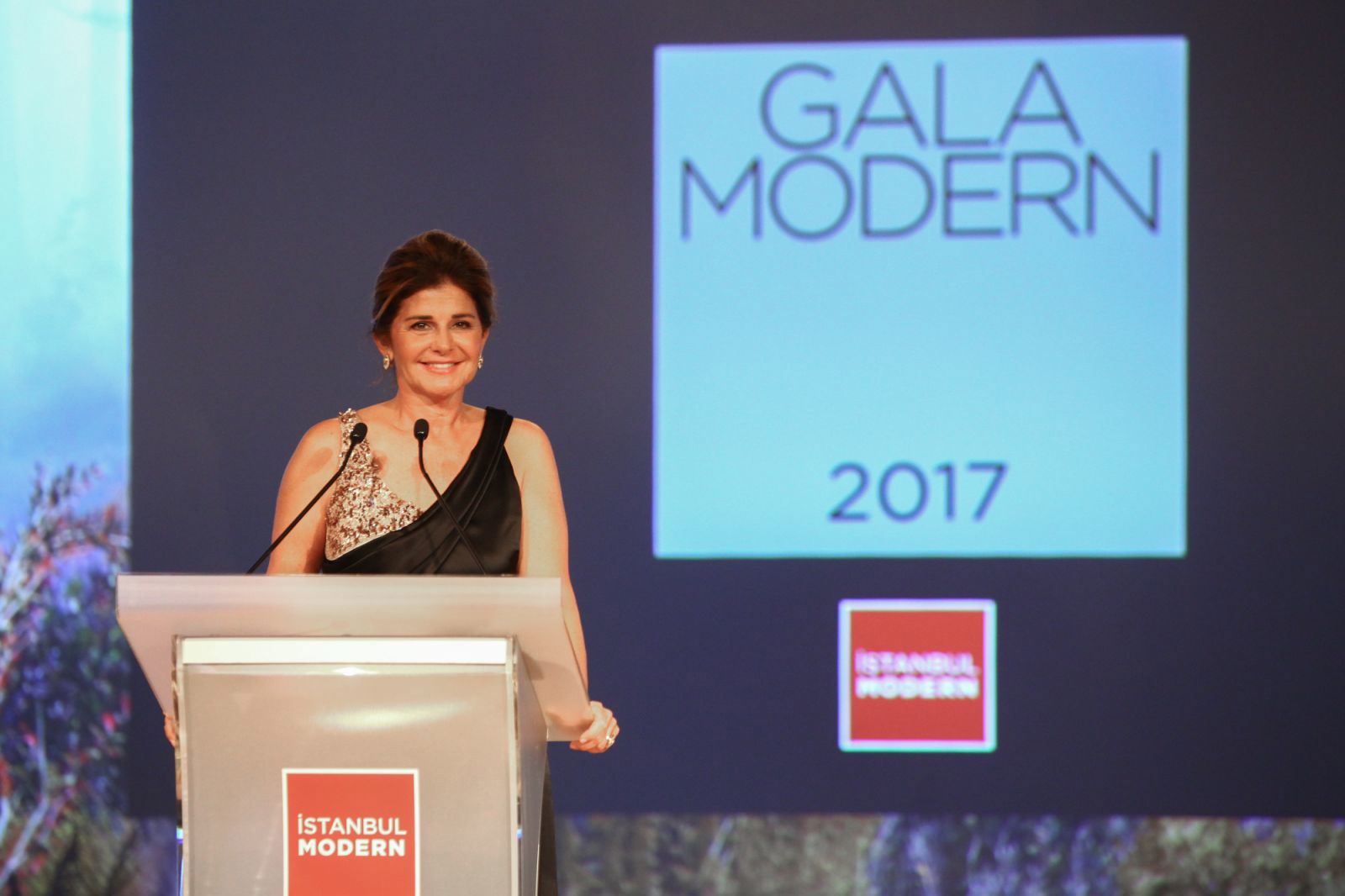 Gala Modern'de yine eğitime destek için yarışıldı