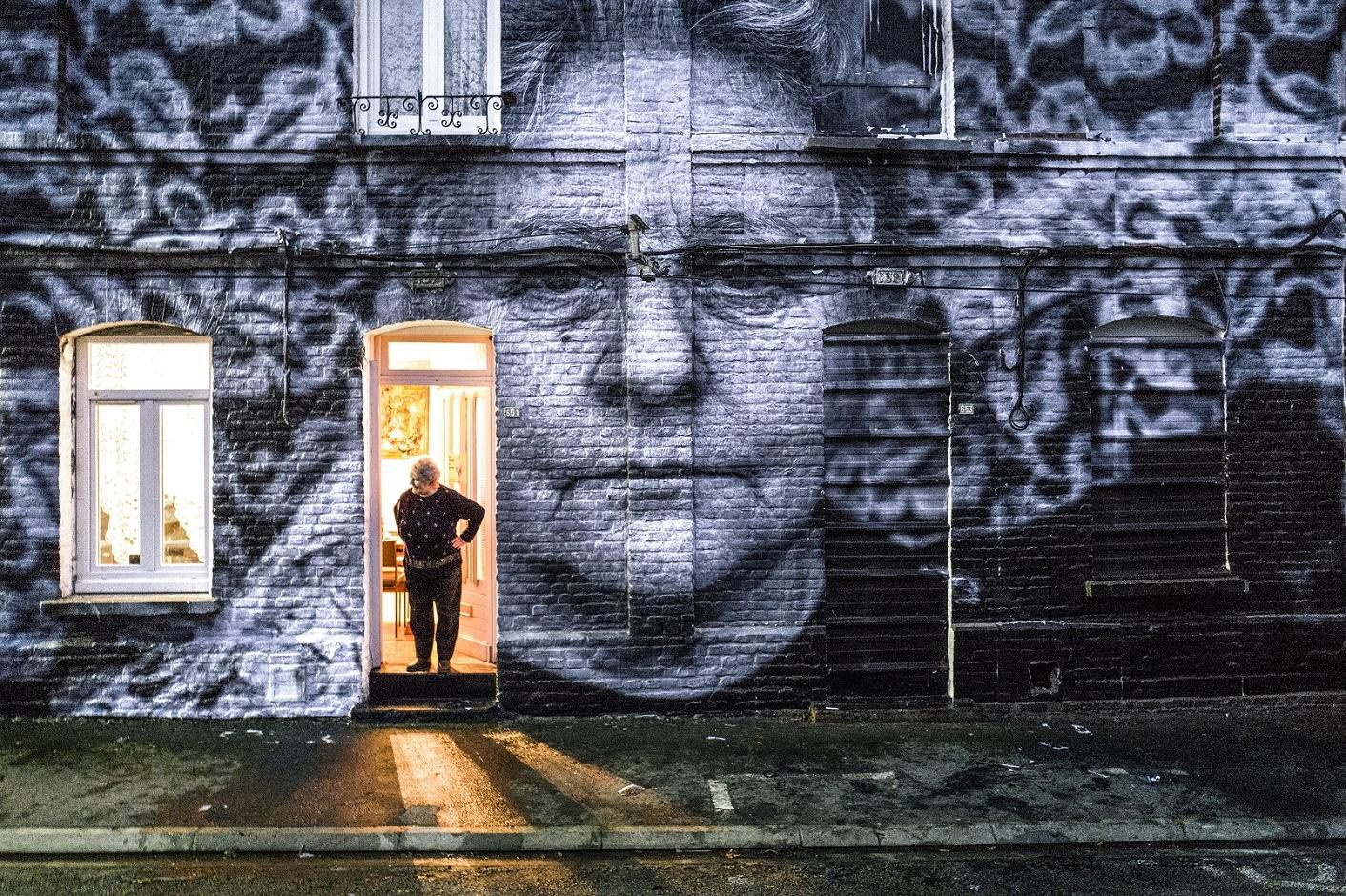 FACES PLACES