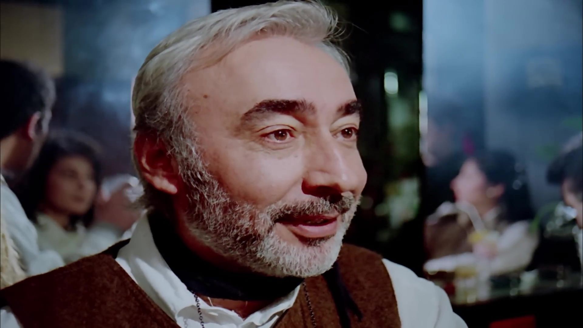 THE UNFORGETTABLE DIRECTOR OF LOVE STORIES