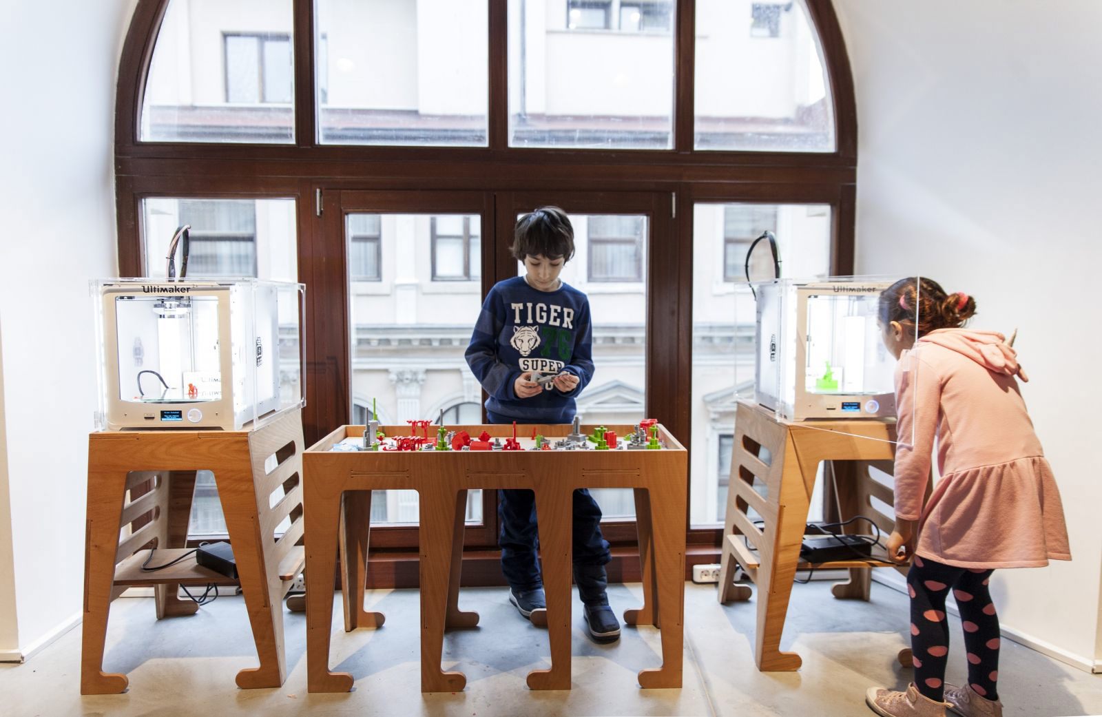 İstanbul Modern'deki Art Maker Lab Öğrenme Merkezi'nde çocuklar sanat ve teknolojiyle buluşuyor