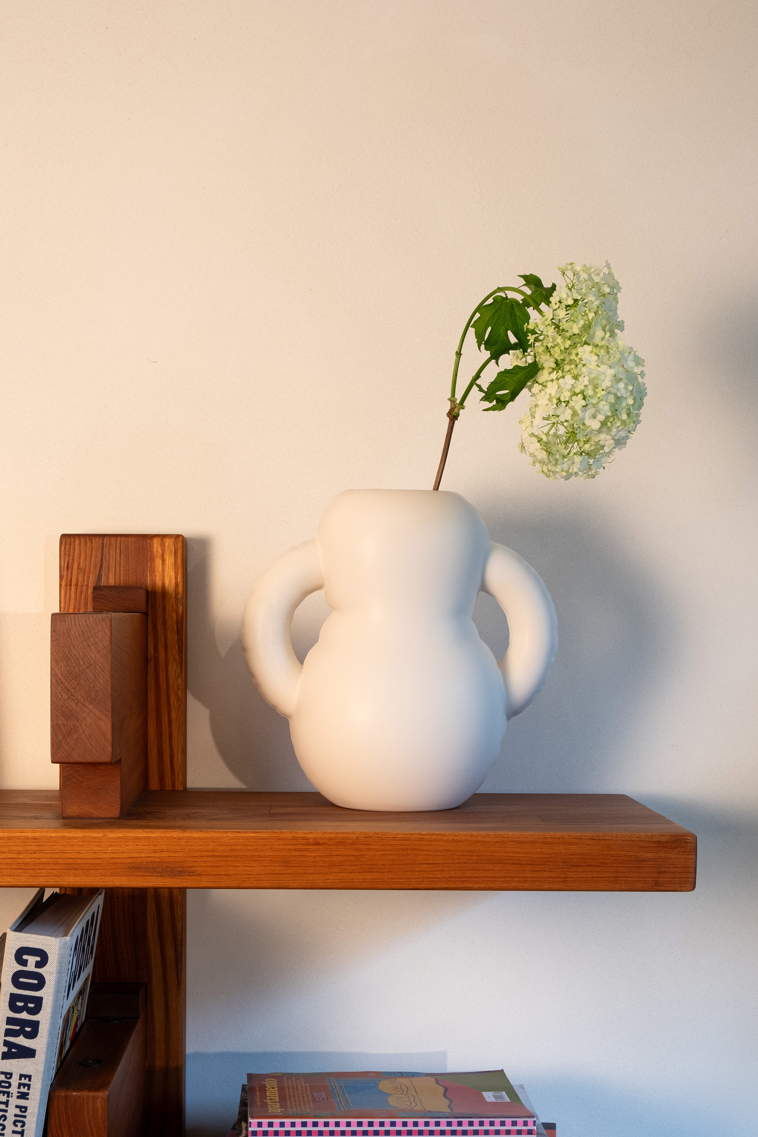 Home Studyo - Vazo - Oscar - Mat Beyaz