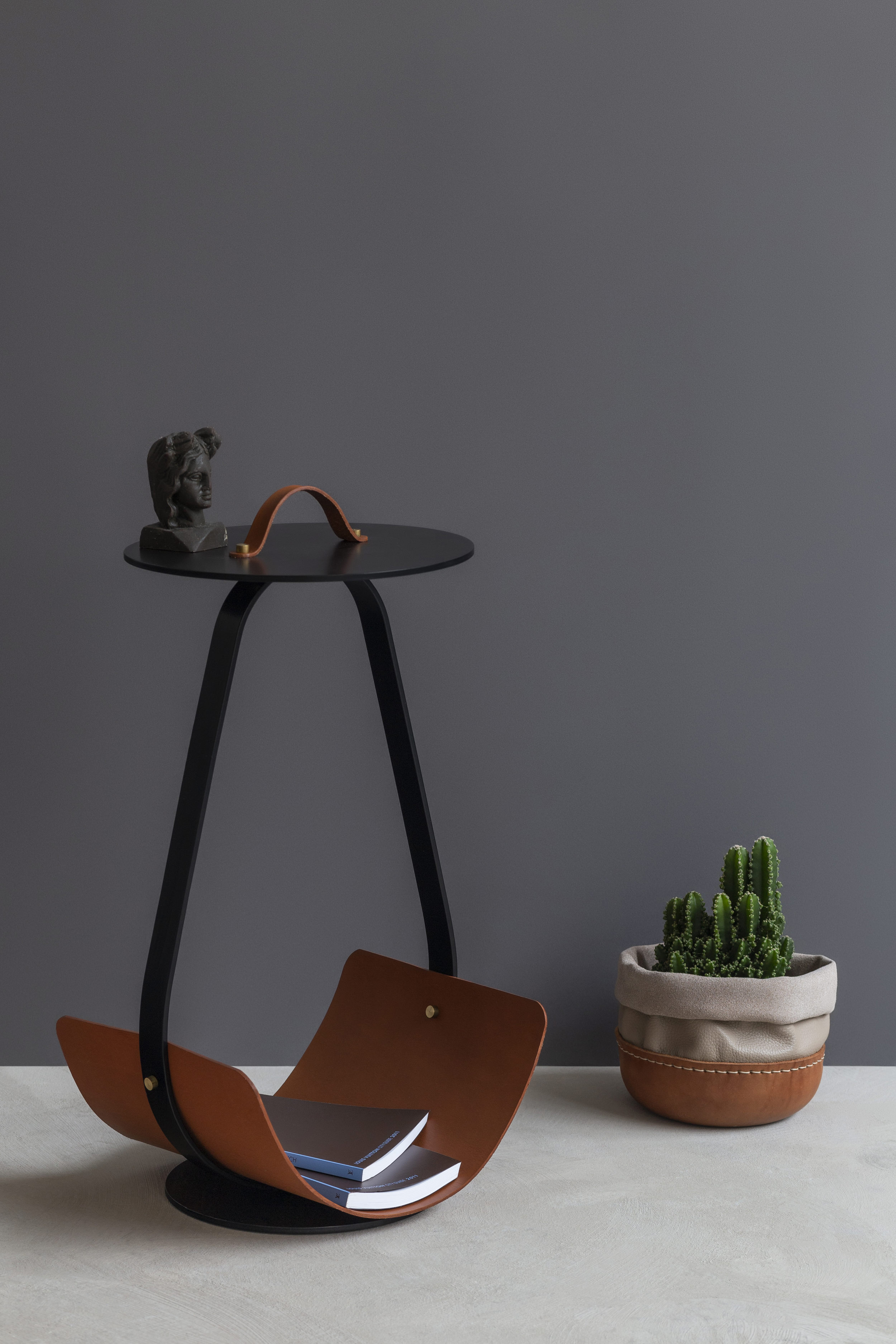 Uniqka - Side Table - Zin - Brown
