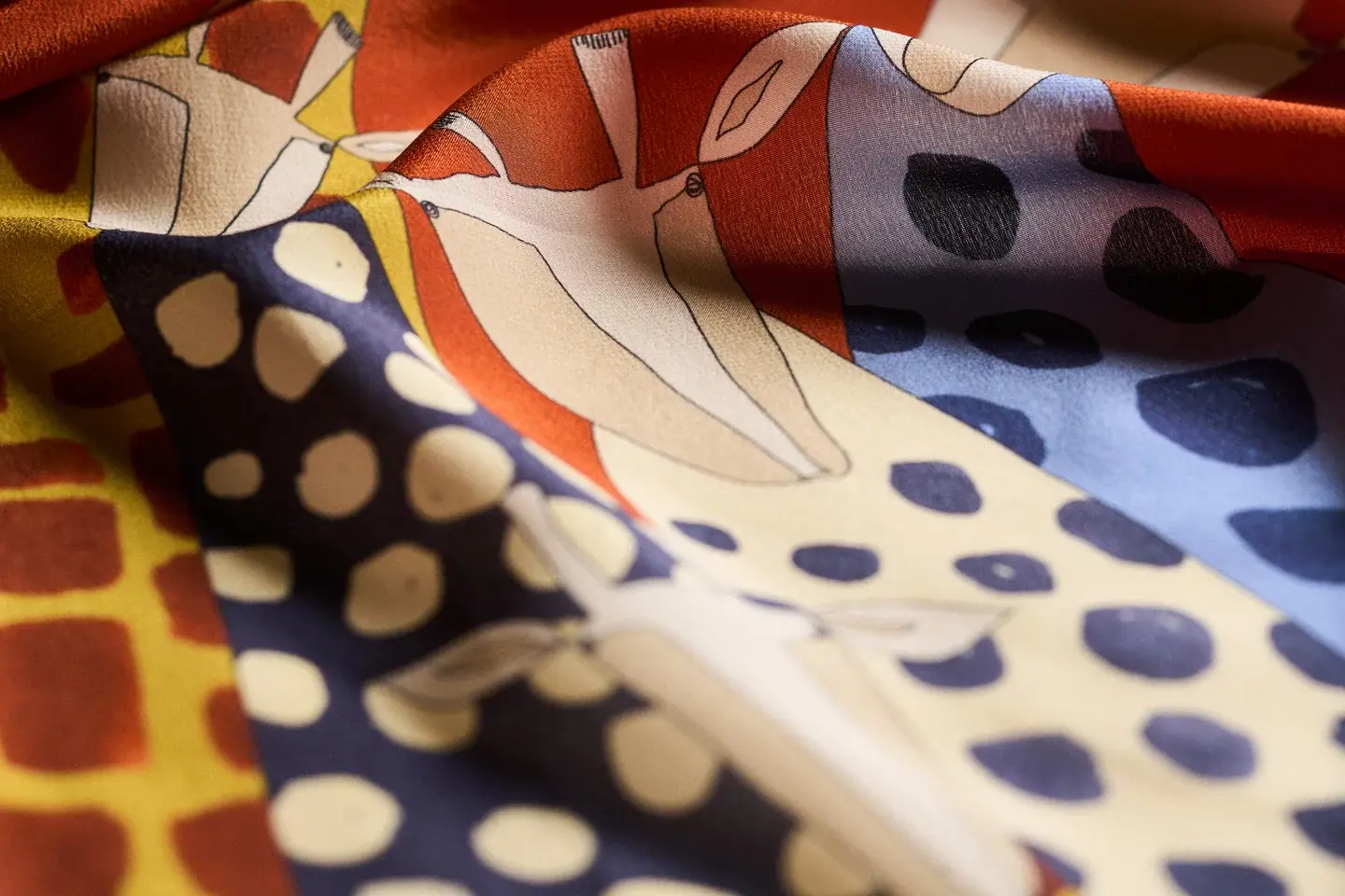 Rumisu - Silk Scarf - Stand Out & Above - 105 X 105 cm