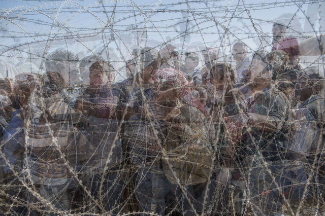 Waiting at the Border, Suruç