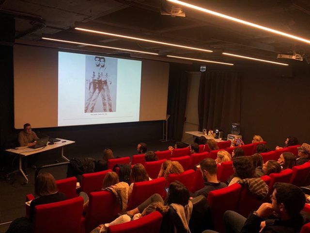 Art History Lectures for Genç Modern members: “Form and Meaning in Contemporary Art”<br>With Lecturer Fırat Arapoğlu, Asst. Prof. Art History Lectures for Genç Modern members: “Form and Meaning in Contemporary Art” With Lecturer Fırat Arapoğlu, Asst. Prof. November 5, 2019