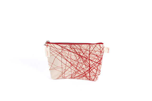 Little Clutch - Chiharu Shiota 